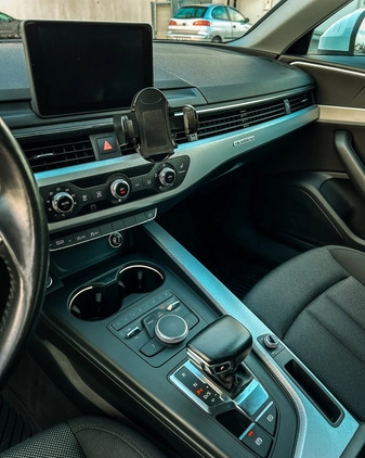 Audi A4 cena 84000 przebieg: 201000, rok produkcji 2017 z Kraków małe 92